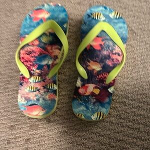 Old Navy Ocean Design Coral Green Kids Boys Flip-Flops Size Youth 7